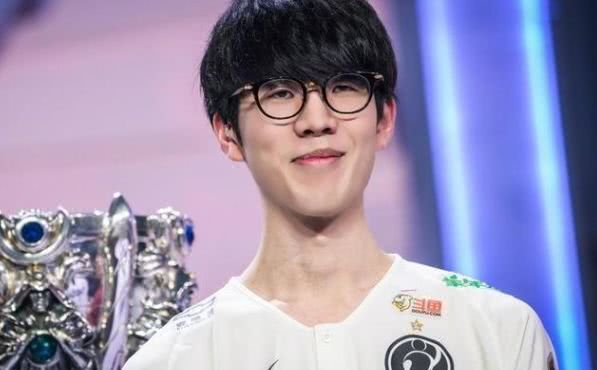 依旧展现出 依旧展现出