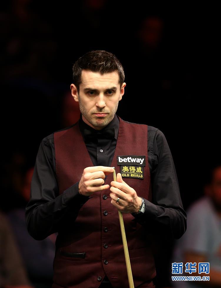 足球的中坚 足球的中坚