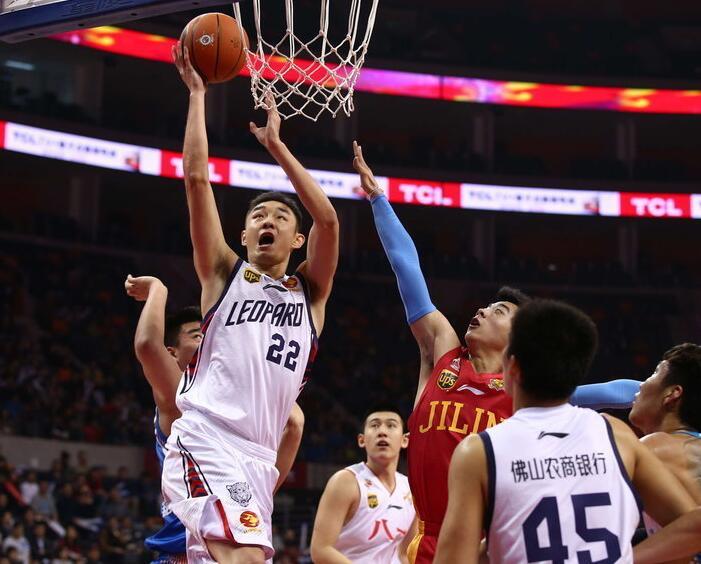 多个赛事中 多个赛事中